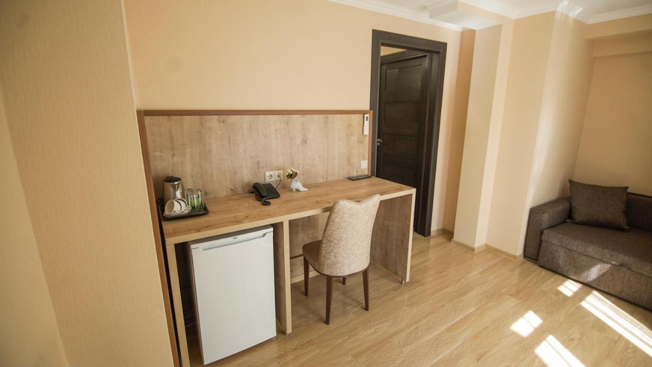 Hotel Juralius Tbilisi Exterior foto
