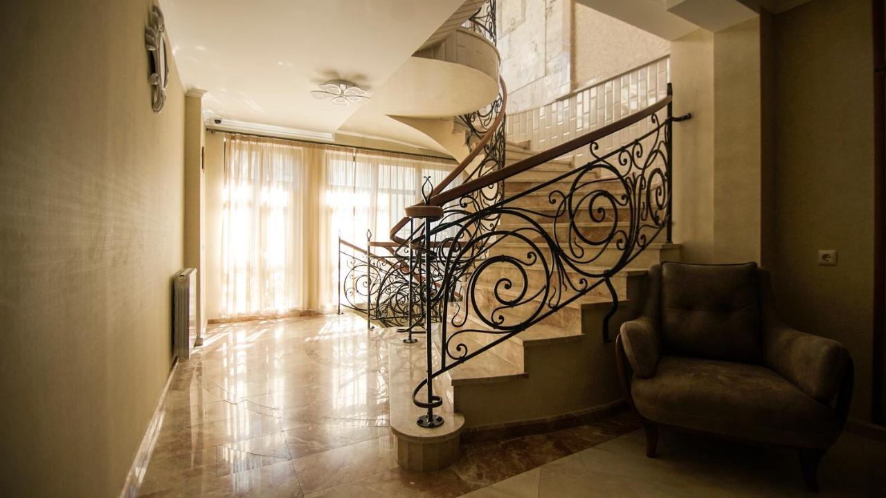 Hotel Juralius Tbilisi Exterior foto